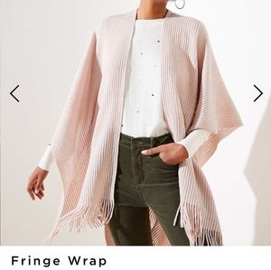 Beautiful fringe wrap🎀PRICE FIRM🎀
